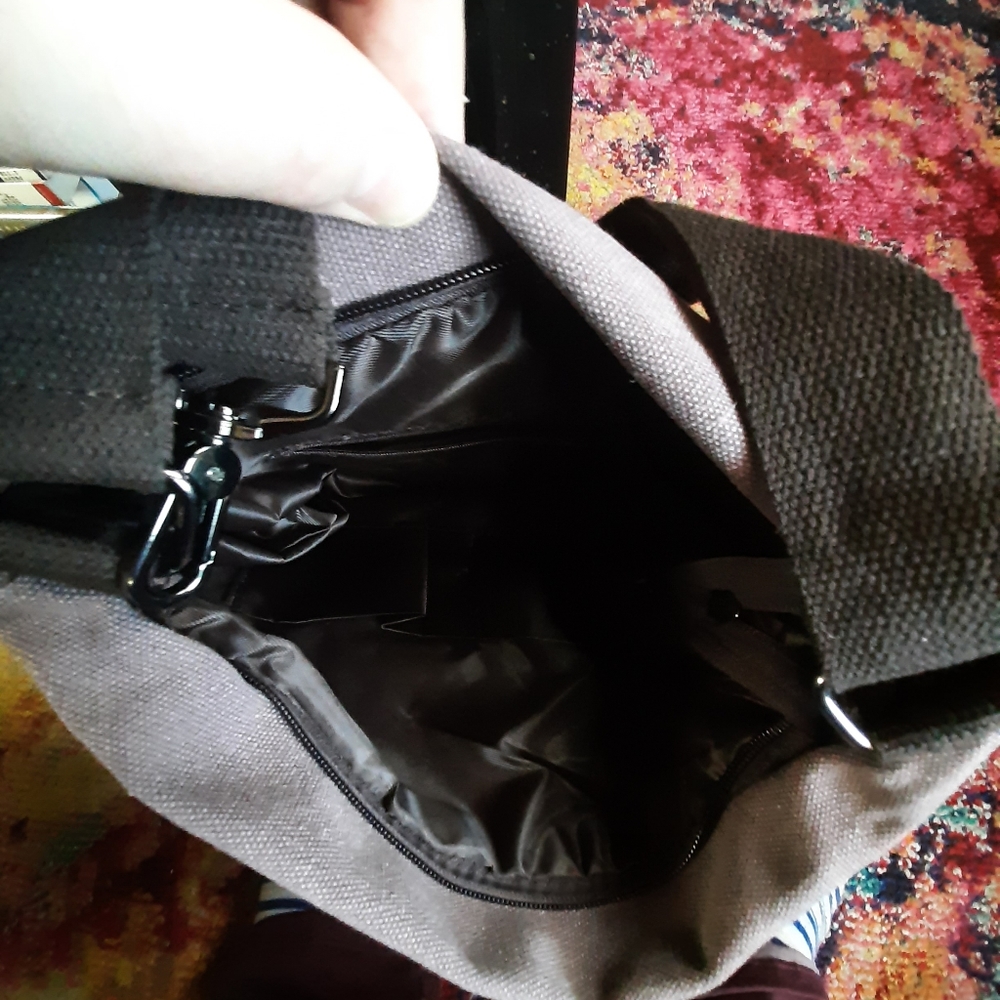 Purple Messenger Crossbody bag NWOT - Picture 2 of 7